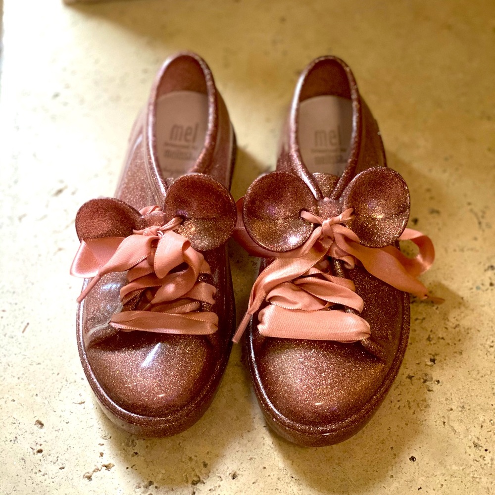 Mel Be DisneyMiniMelissa Mickey Like NEW size 13